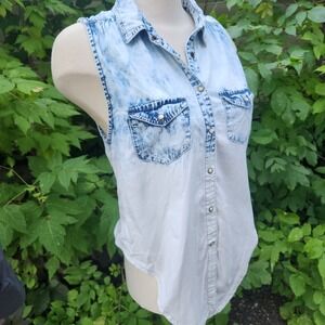 Sleeveless‎ Denim Shirt Women's Blue Ombre Acid Wash Button Up Tank Top